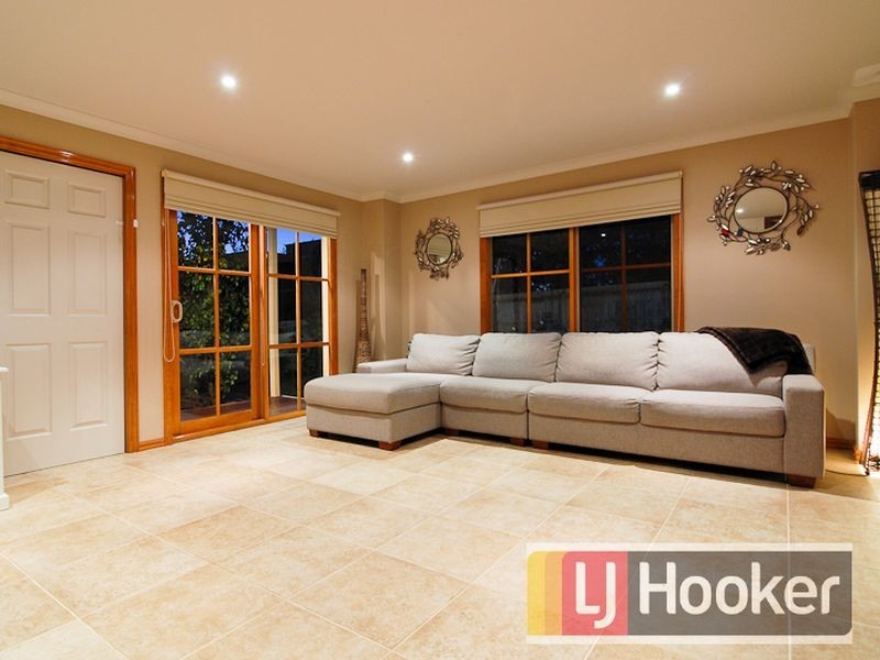 77 Scenic Drive, Beaconsfield VIC 3807