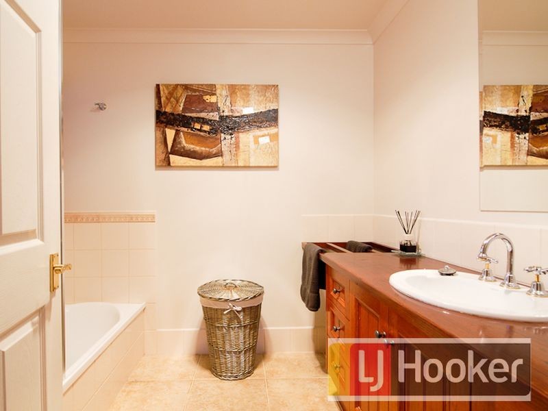 77 Scenic Drive, Beaconsfield VIC 3807