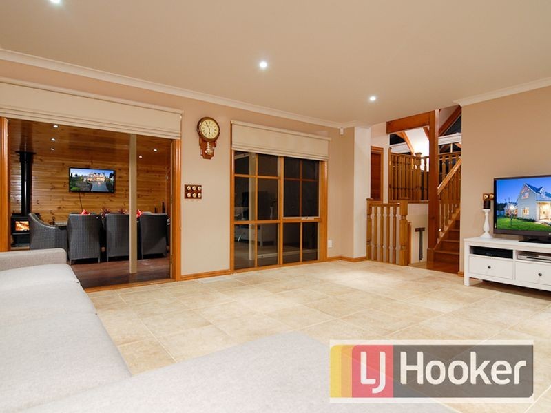 77 Scenic Drive, Beaconsfield VIC 3807
