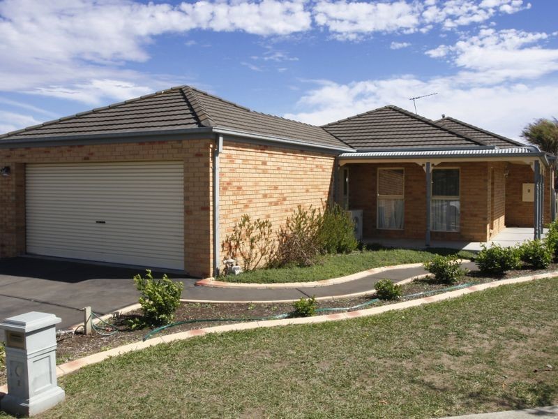 2 Filante Grove, Berwick VIC 3806