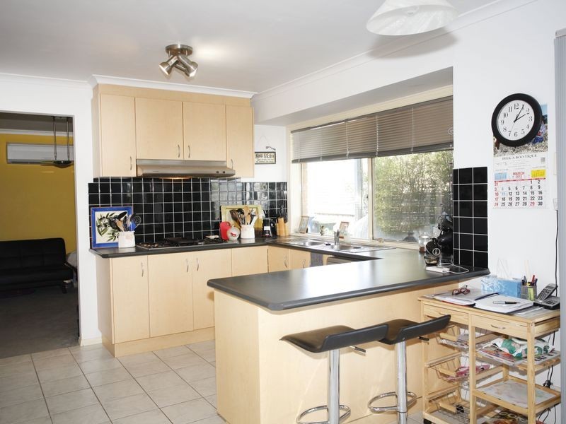 2 Filante Grove, Berwick VIC 3806