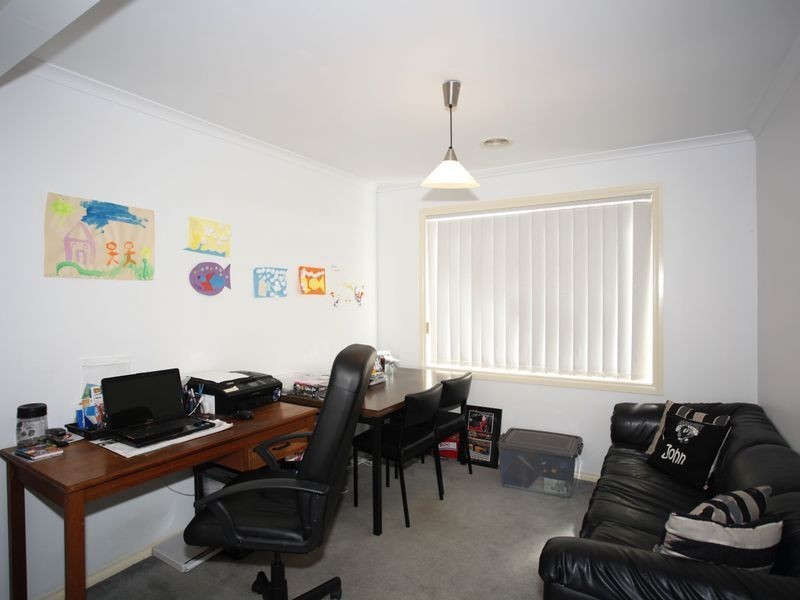 2 Filante Grove, Berwick VIC 3806