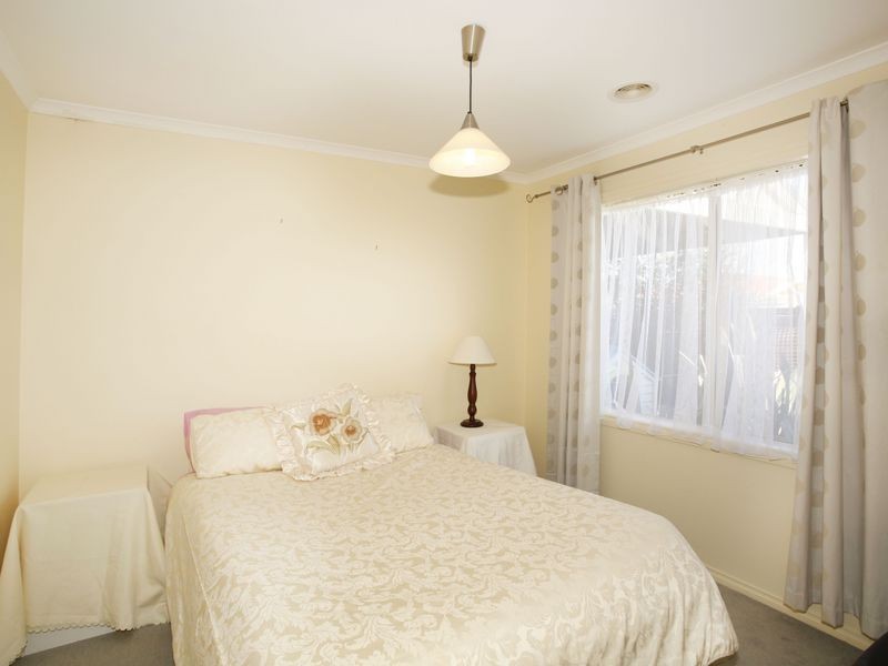 2 Filante Grove, Berwick VIC 3806