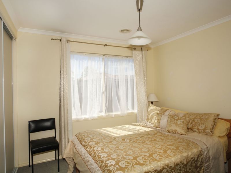 2 Filante Grove, Berwick VIC 3806