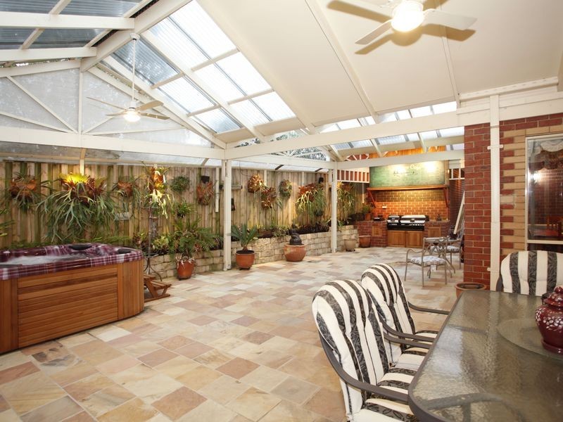 8 Lakeview Terrace, Beaconsfield VIC 3807