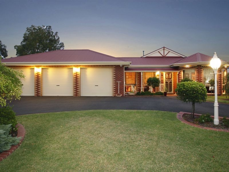 8 Lakeview Terrace, Beaconsfield VIC 3807