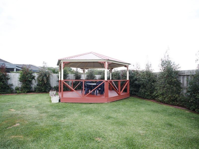 8 Lakeview Terrace, Beaconsfield VIC 3807