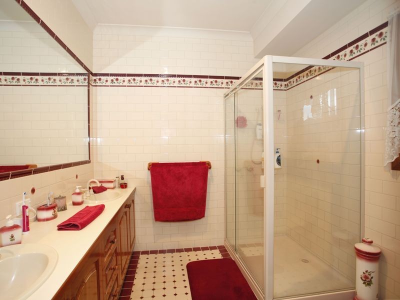 8 Lakeview Terrace, Beaconsfield VIC 3807