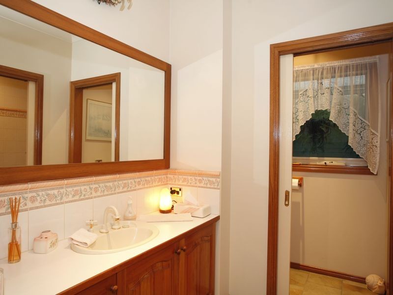 8 Lakeview Terrace, Beaconsfield VIC 3807