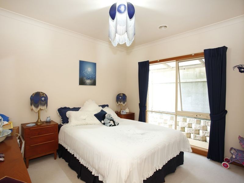 8 Lakeview Terrace, Beaconsfield VIC 3807