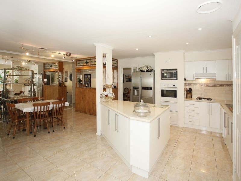 305 Centre Road, Narre Warren South VIC 3805