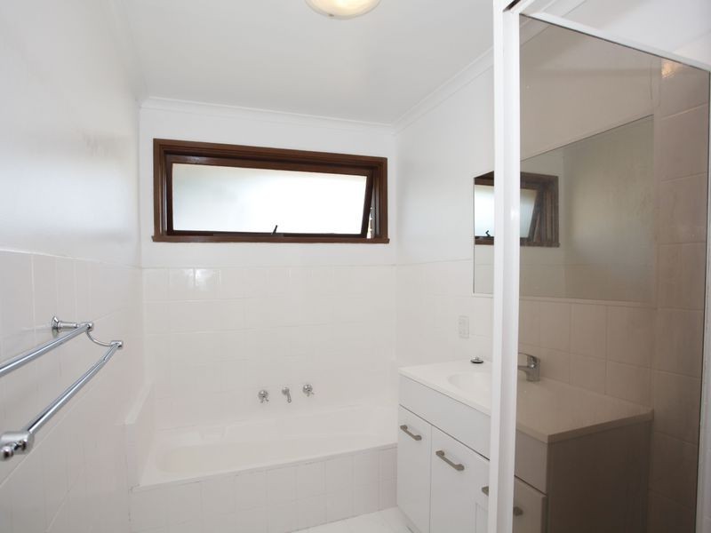 4 Chester Court, Endeavour Hills VIC 3802
