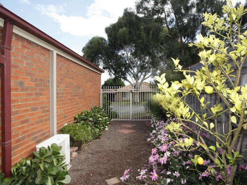 2 Curringa Close, Berwick VIC 3806