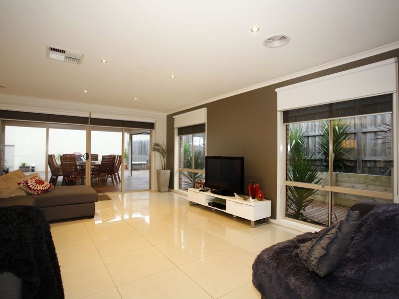 28 Lorikeet Drive, Berwick VIC 3806