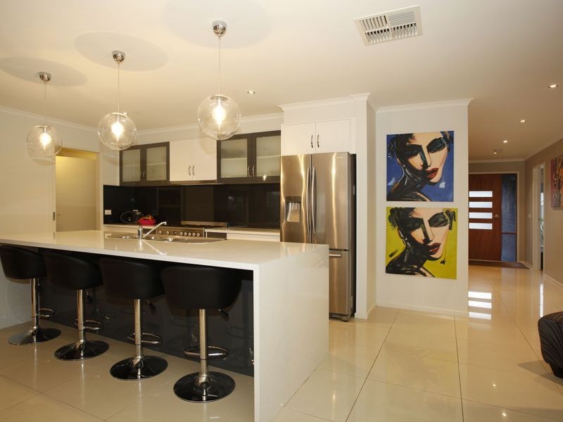 28 Lorikeet Drive, Berwick VIC 3806