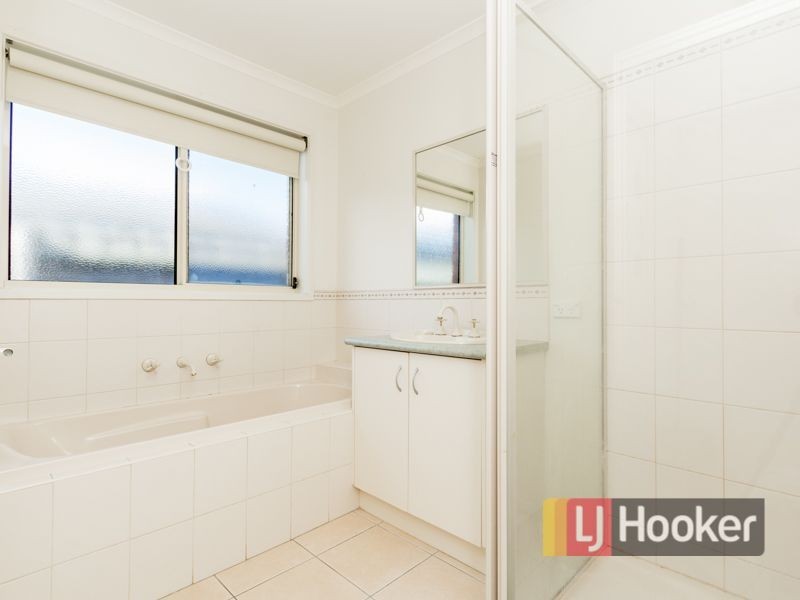 25 Nereena Rise, Cranbourne VIC 3977