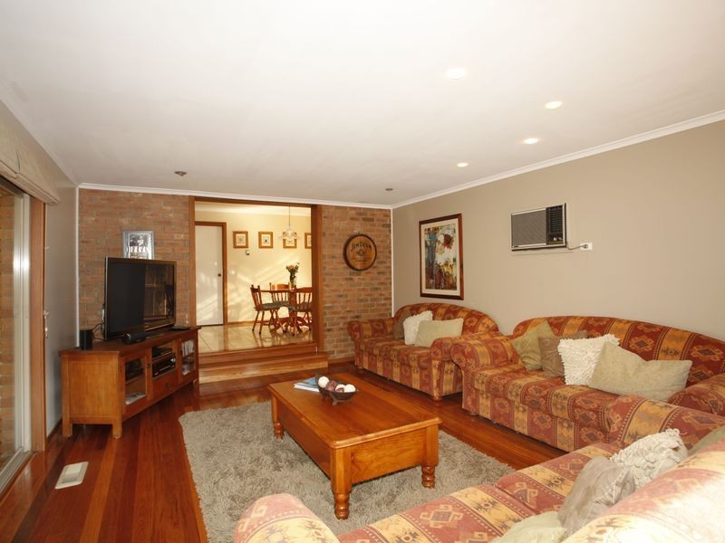 15 Samaher Court, Endeavour Hills VIC 3802