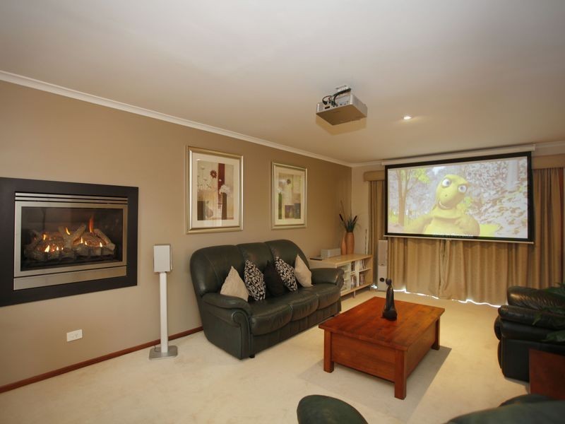 15 Samaher Court, Endeavour Hills VIC 3802