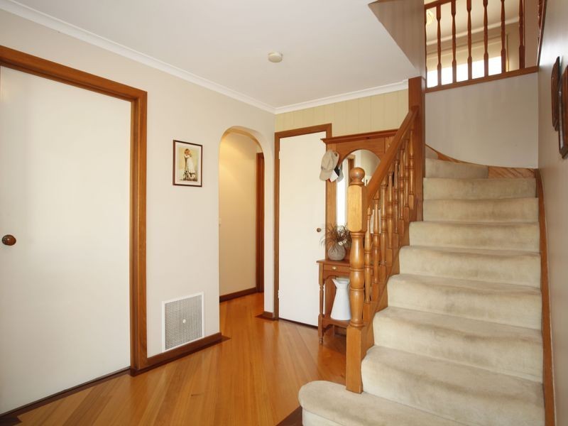 15 Samaher Court, Endeavour Hills VIC 3802