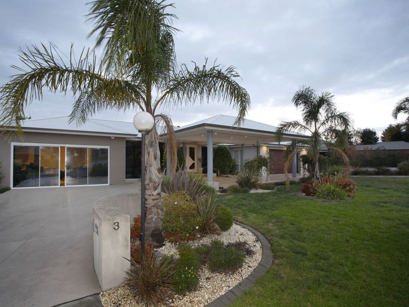 3 Rustic Rise, Narre Warren North VIC 3804