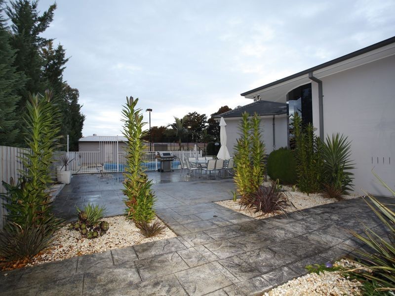 3 Rustic Rise, Narre Warren North VIC 3804