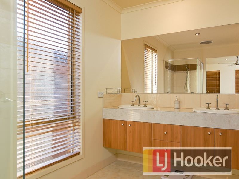 7 Fantail Way, Berwick VIC 3806