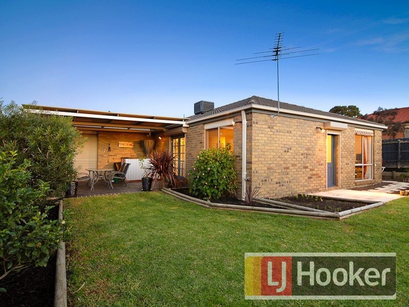 10 Sue Place, Berwick VIC 3806
