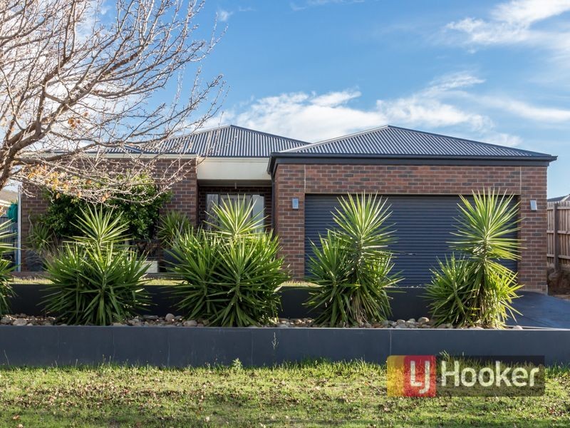 11 Filmer Crescent, Narre Warren South VIC 3805