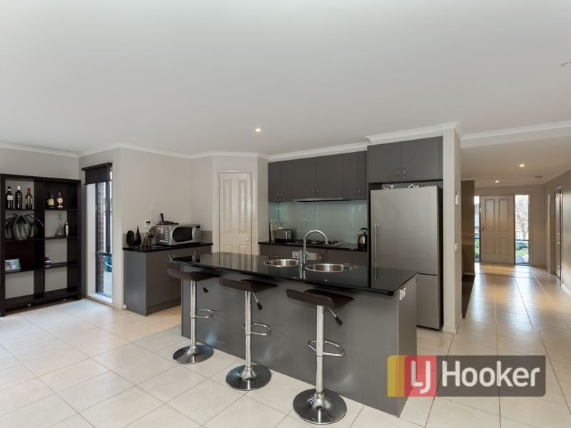 11 Filmer Crescent, Narre Warren South VIC 3805