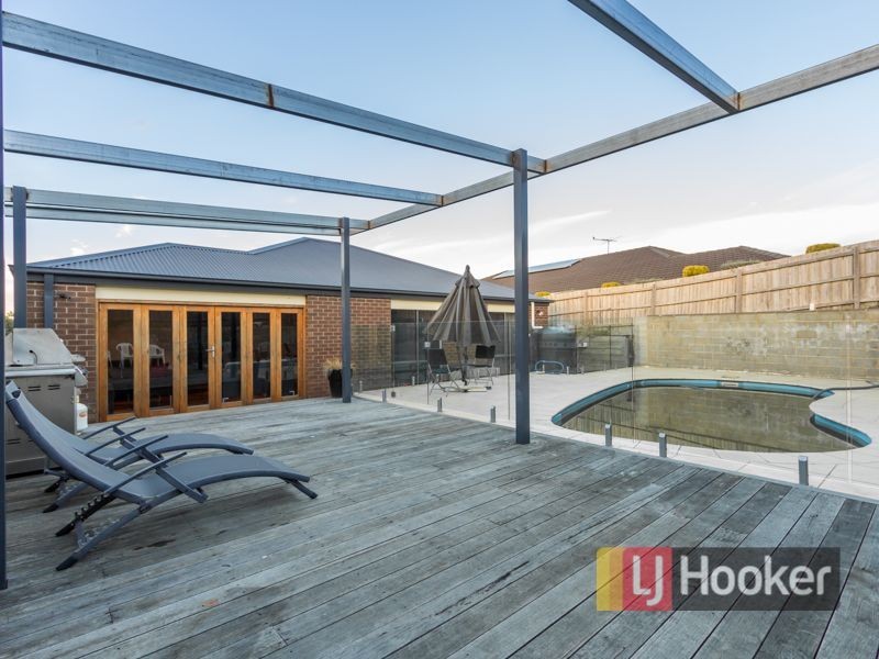 11 Filmer Crescent, Narre Warren South VIC 3805