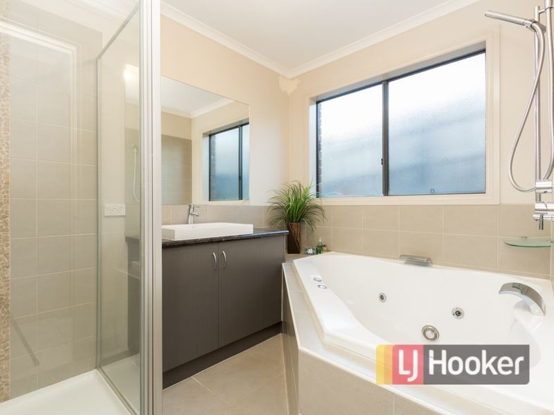 11 Filmer Crescent, Narre Warren South VIC 3805