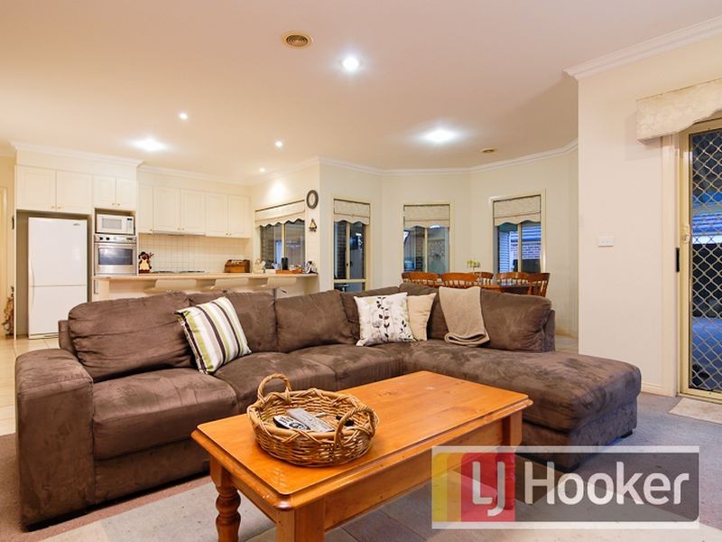 52 Wood Road, Narre Warren South VIC 3805