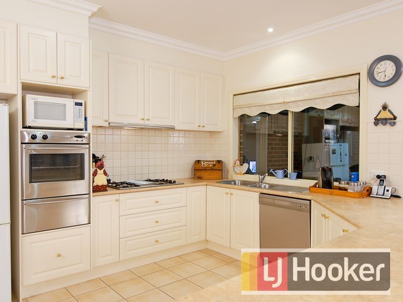 52 Wood Road, Narre Warren South VIC 3805