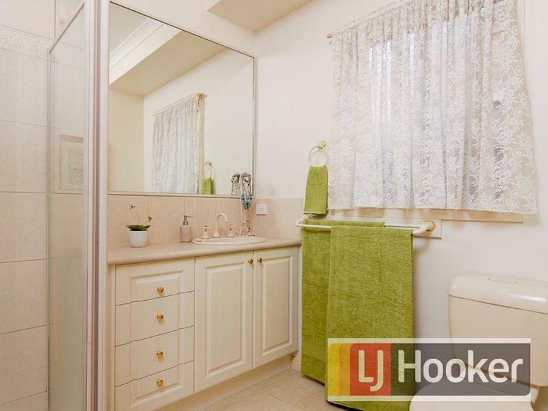 52 Wood Road, Narre Warren South VIC 3805