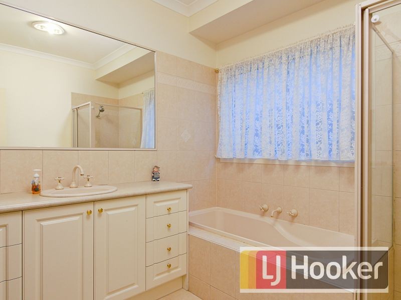 52 Wood Road, Narre Warren South VIC 3805