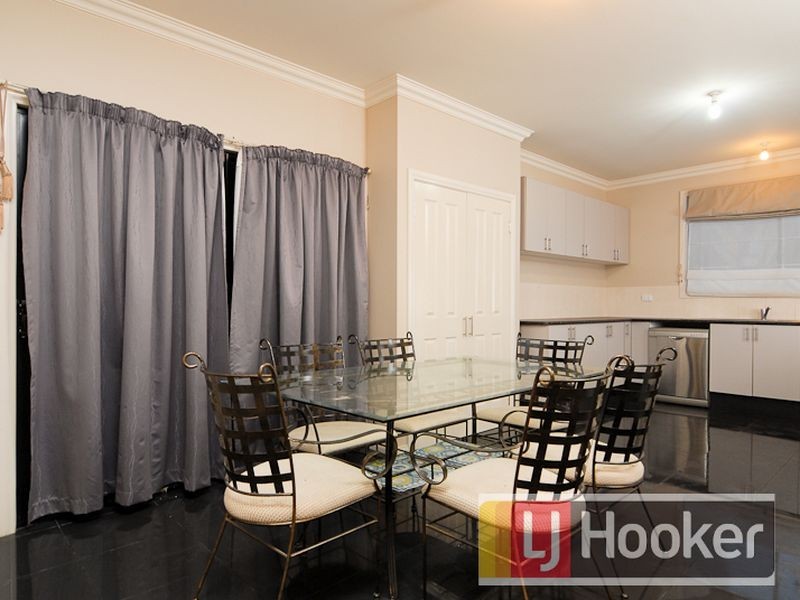 64 Bridgewater Boulevard, Berwick VIC 3806