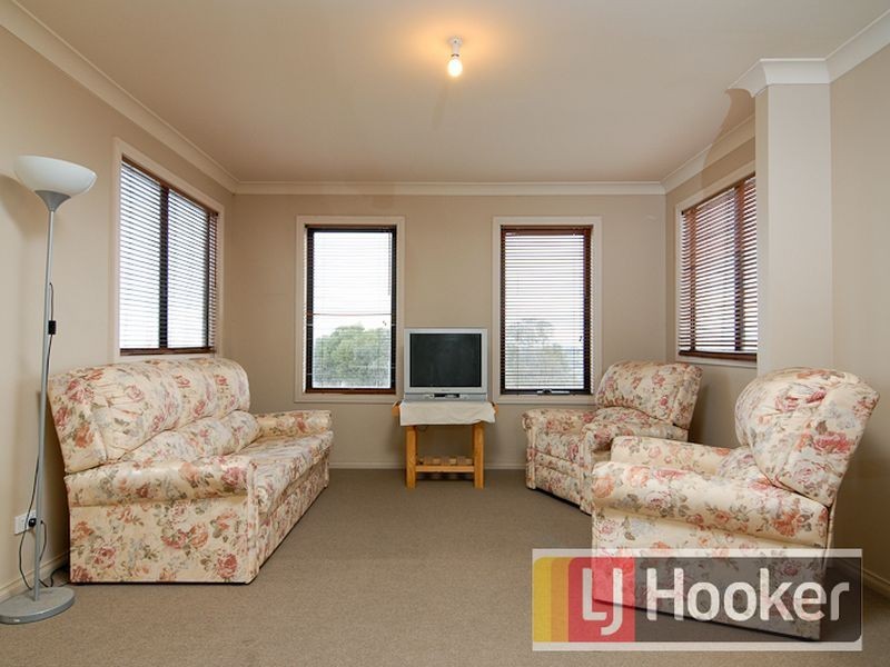 64 Bridgewater Boulevard, Berwick VIC 3806