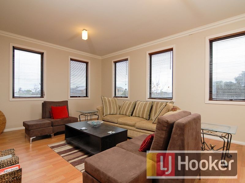 64 Bridgewater Boulevard, Berwick VIC 3806