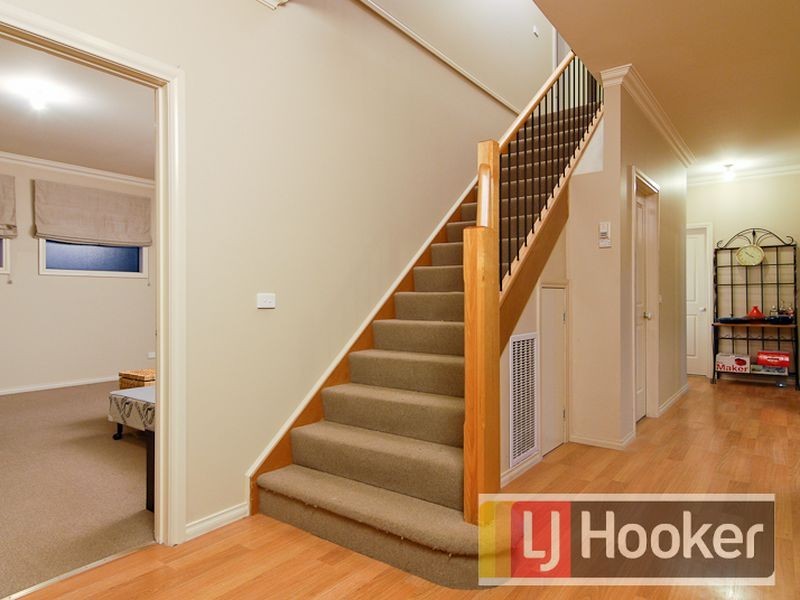 64 Bridgewater Boulevard, Berwick VIC 3806