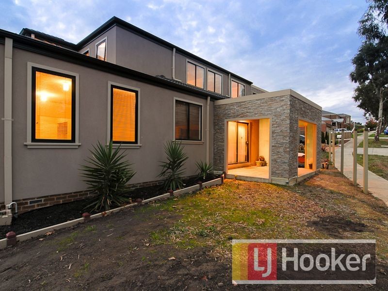 64 Bridgewater Boulevard, Berwick VIC 3806