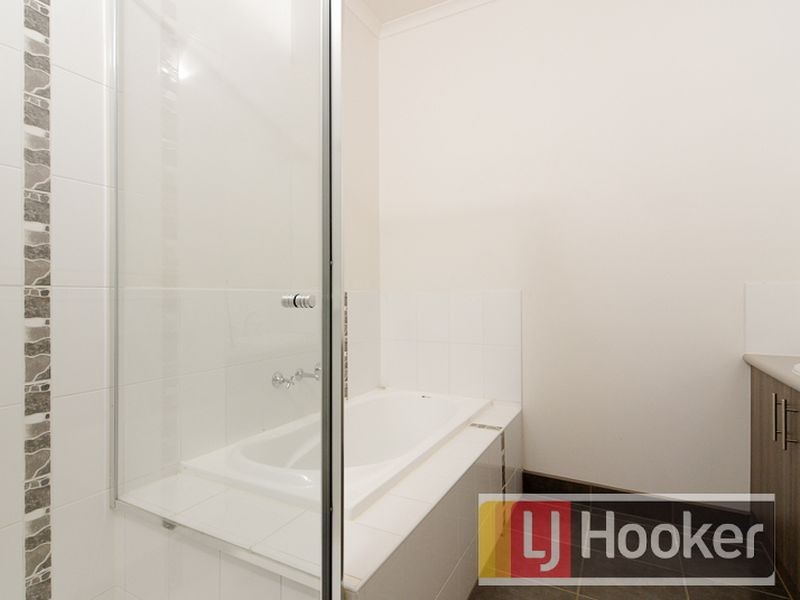 4 Tolpis Lane, Cranbourne North VIC 3977