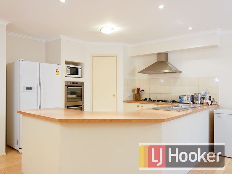 7 Saintly Grove, Berwick VIC 3806