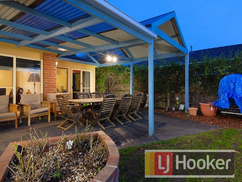 7 Saintly Grove, Berwick VIC 3806
