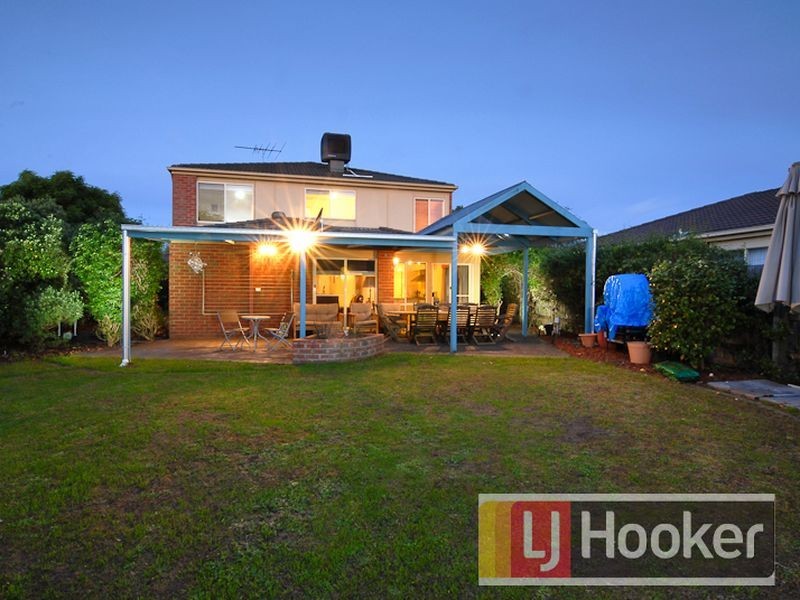7 Saintly Grove, Berwick VIC 3806