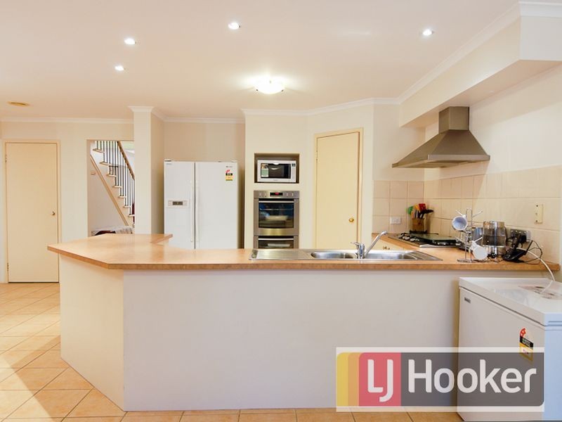 7 Saintly Grove, Berwick VIC 3806