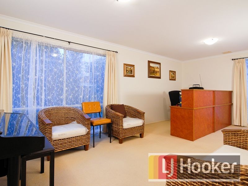 7 Saintly Grove, Berwick VIC 3806
