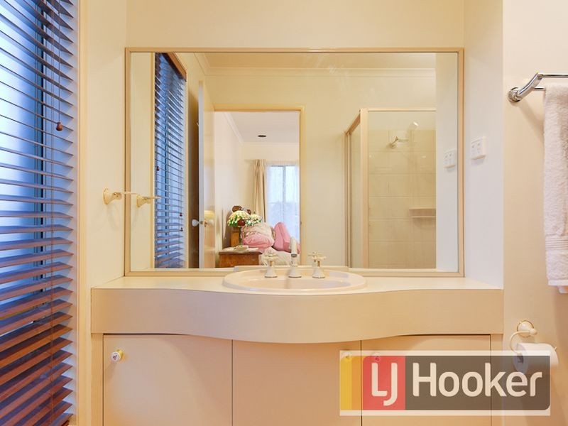 7 Saintly Grove, Berwick VIC 3806