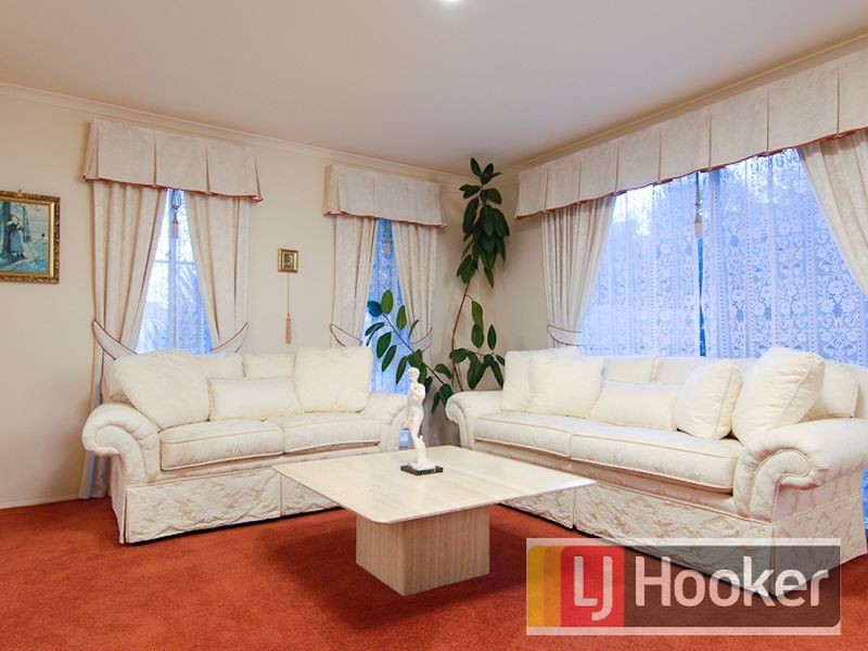 9 Pendle Close, Narre Warren South VIC 3805