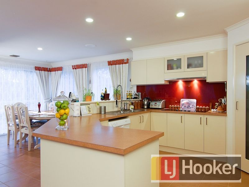 9 Pendle Close, Narre Warren South VIC 3805