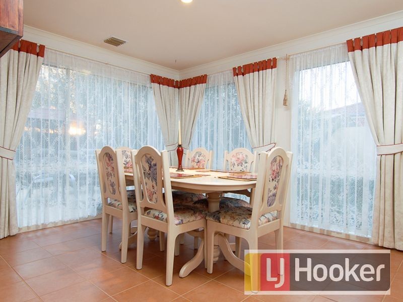 9 Pendle Close, Narre Warren South VIC 3805